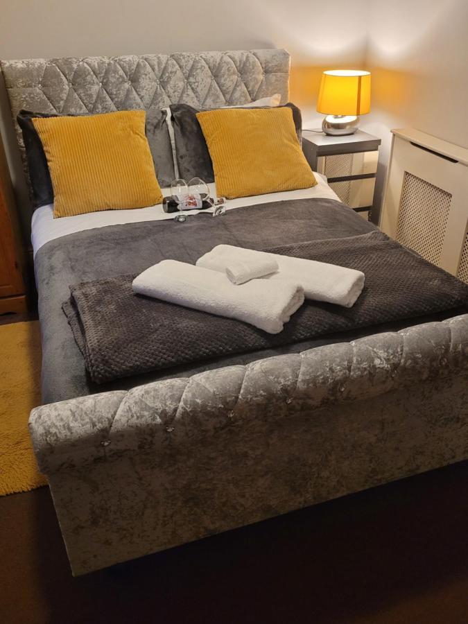 Mel'S Springfield Home Manchester Bagian luar foto