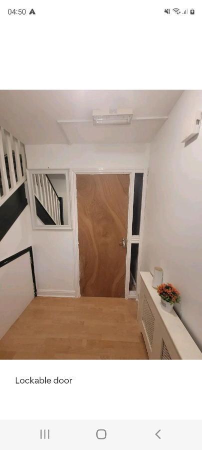 Mel'S Springfield Home Manchester Bagian luar foto